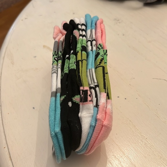 NWT - Star Wars, no-show socks, five pairs size 4–10 Mandalorian - Picture 6 of 6